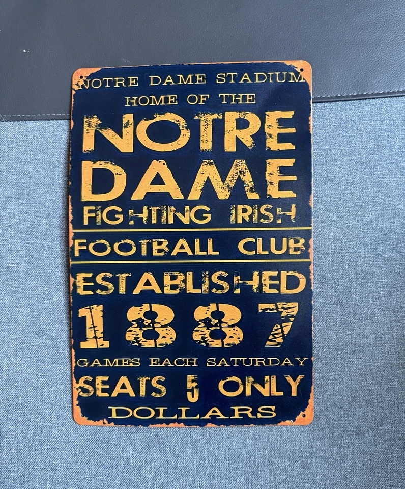 Letrero estilo vintage del estadio de Notre Dame para luchar contra el campeón irlandés de hoy Foto 1 de 2