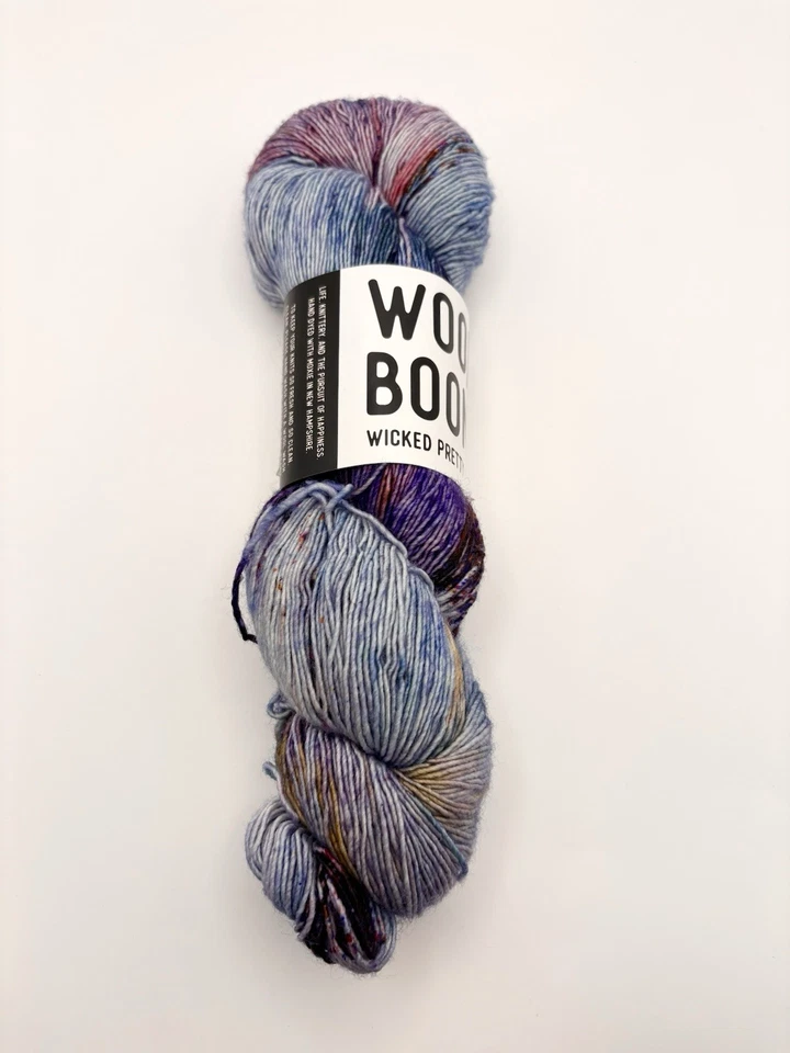 Woolen Boon 100% lana Merino Superwash dedo 400yds “Una madeja no tiene nombre” Foto 1 de 4