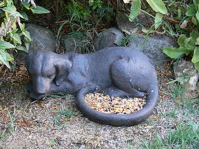 French design BIRD FEEDER   memorial  garden cottage dog NEW  really lovely GIFT - image 1 of 4