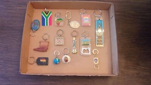 Konvolut 14 Vintage World Places Schlüsselanhänger Keychains Souvenir - Bild 1 von 5