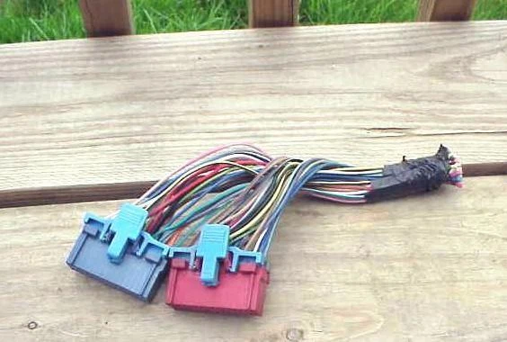 1993-95 CHEVROLET G10 20 30 VAN ECM WIRE HARNESS PIGTAIL - Image 1 of 1