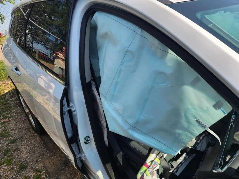 (LOCAL PICKUP ONLY) Windshield Glass Without Head-up Display Fits 18-24 ENCLAVE  - Изображение 1 из 4