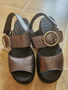 Fly London Ladies Pewter Sandals, lovely soft leather Size 42 8/9 worn once £42 - Picture 1 of 6