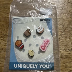 Crocs Jibbitz Uniquely You Collection Love Carbs 5 Pack Charms - Picture 1 of 10