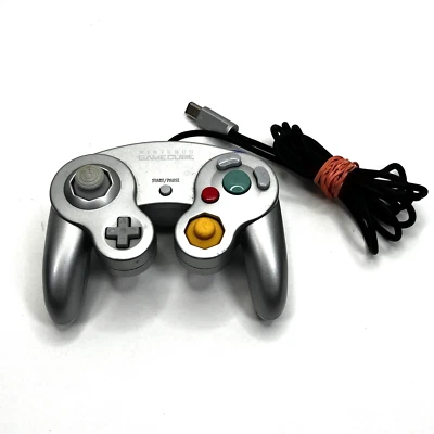 Official Nintendo GameCube Controller Pad Silver GC TIGHT DOL-003 - Image 1 of 4