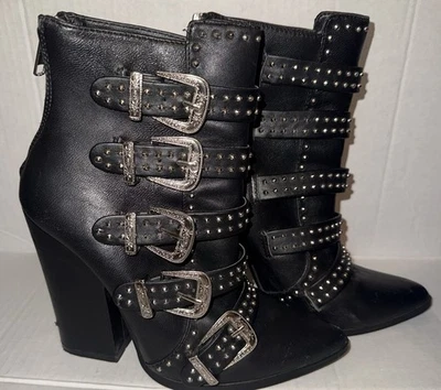 Bota Steve Madden Comet prata cravejada preta com fivela no tornozelo tamanho 7 M ousada - Imagem 1 de 4