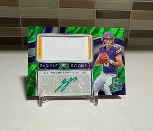 Parche de novato J.J. McCarthy 2024 Spectra Radiant verde automático Minnesota Vikings/35 - Imagen 1 de 2