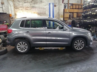 VOLKSWAGEN TIGUAN MK1 2007 - 2016 RIGHT REAR OUTER DOOR HANDLE PAINTED 11015 - Image 1 of 4