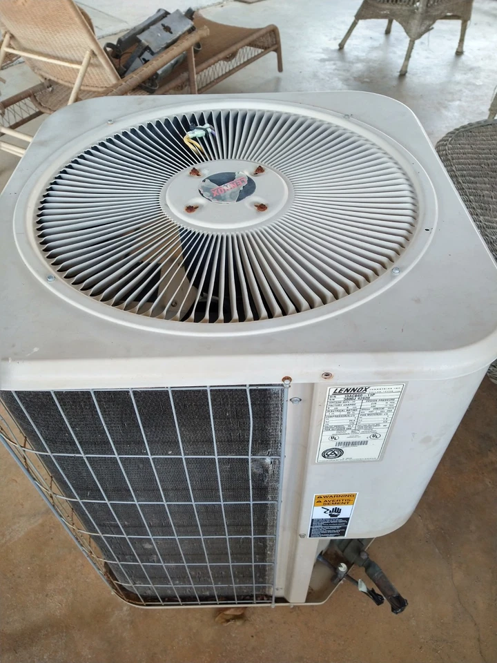 Condensador de CA Lennox de 5 toneladas con compresor Foto 1 de 2