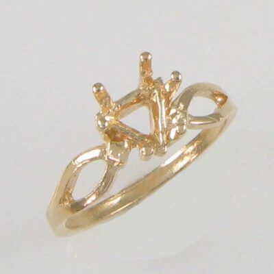 PRE-NOTCHED 7MM TRILLION SOLITAIRE RING IN SOLID 10K YELLOW GOLD CR101-10KY - Image 1 of 4