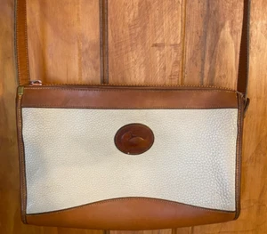 Bolso Bandolera Ecuestre Dooney Bourke De Colección AWL Monedero Bolso de Mano Guijarro Marfil - Imagen 1 de 8