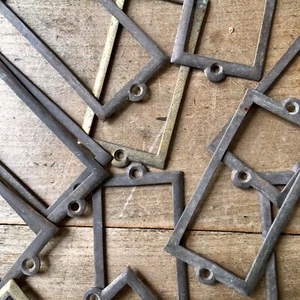 Porta carte indice ottone vintage cassetto hardware anteriore recupero vecchio - £3 ciascuno - Foto 1 di 10