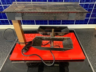 Traditioneller orig. Schweizer-Profi-Raclette-Grill für bis zu 2 halbe Käselaibe - Bild 1 von 3