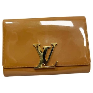 Louis Vuitton Louise Clutch in Beige Patent Leather - Picture 1 of 12