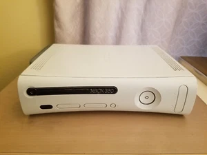 Microsoft Xbox 360 White - 20GB -  Console ONLY - Picture 1 of 8