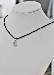 collana pietra dura spinello con intermezzi in argento ciondolo lett.C zirconi - Foto 1 di 5