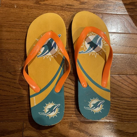 Miami Dolphins FOCO big logo flip-flops - Size Large (10.5) Cover