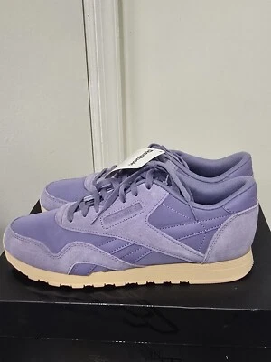 Zapatos para correr Reebok para mujer clásicos de nailon violeta neblina talla 9 Foto 1 de 4