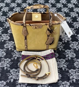 Bolso Cartera Tory Burch Perry Gamuza Exótico Pequeño Triple Compartimento - Imagen 1 de 10