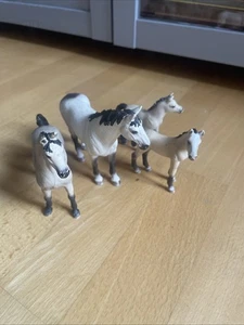 Schleich Pferdefamilie mit Fohlen2008/2016/2011 - Bild 1 von 6