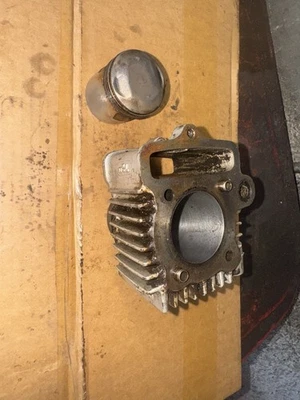 Honda SL-70,XL-70,CL-70 OEM CILINDRO E PISTÃO, 12101-118-670 - Imagem 1 de 4