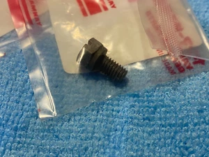 2 x Yanmar Genuine Part 122780-51900 Bolt Air Vent - Imagen 1 de 4