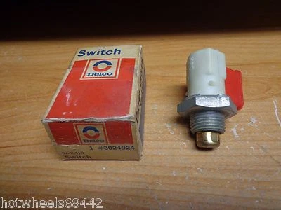 Новый из старых запасов GM Delco 1967-74 Cadillac Buick Oldsmobile 350-400-455 портированный вакуумный переключатель - Изображение 1 из 4