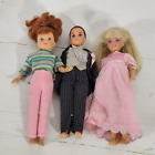 Lot de trois bagues vintage Barbie 1990 jour de mariage tout-petit porteur & Stacie