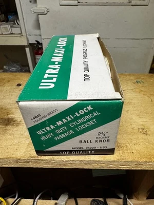 Ultra Maxi Lock Polished Brass Ball Knob Lockset-5220-New - Image 1 of 3