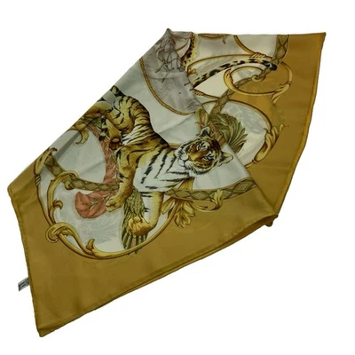Salvatore Ferragamo Bufanda Grande Seda 87cm 34′′ Cuadrado Animal Amarillo Foto 1 de 4