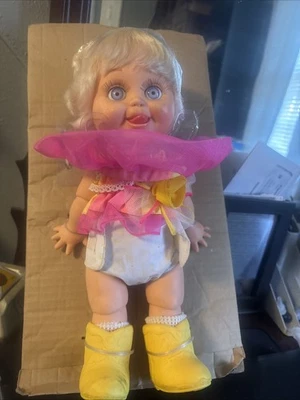 Muñeca Galoob Baby Face 1990 vintage, tan deliciosa DeeDee - lengua fuera Foto 1 de 4