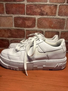 Nike Air Force 1 Pixel Women's Sneakers Size 10.5 Triple White - Picture 1 of 9