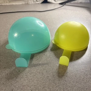 Juego Tupperware Forget Me Not de colección verde 1 LG y amarillo Jr - Imagen 1 de 7