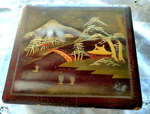 Antique hand painted elmwood Japanese box - Picture 1 of 8