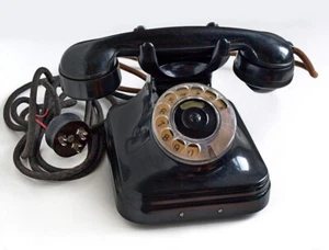 Phone Standard,  Black bakelite? rotary phone. Villamossági R.T. 1940, Hungary. - Picture 1 of 12
