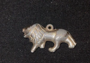 ANTIQUE TRADITIONAL INDIAN BRONZE NECK PENDENT LION FIGURE SILVER PLATED - Picture 1 of 6