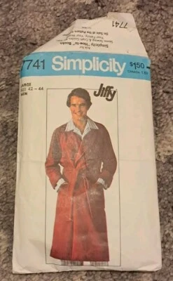 Simplicity 7741 Size 42-44 Men's Jiffy Robe - Image 1 of 2