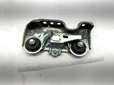 Toyota Prius Prime 2017-2022 híbrido inversor de batería accionamiento motor montaje de soporte Foto 1 de 2