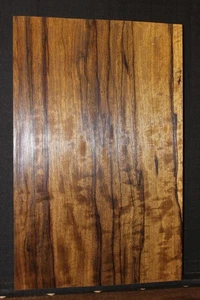 Cuerpo de guitarra de una pieza limba negro en blanco.  22 X 14,25 X 1,88" - Imagen 1 de 6