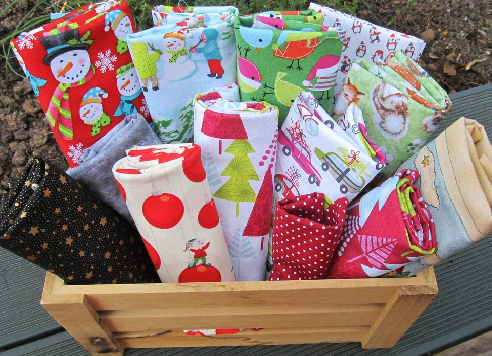 Adventskalender  Weihnachtsstoffe 2 Meter   Basteln Reste  Baumwolle portofrei - Bild 1 von 4