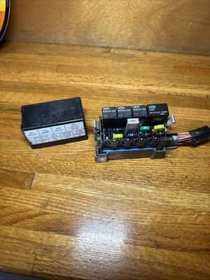 Polaris Rzr 800 2010 caja de fusibles usada. Foto 1 de 3