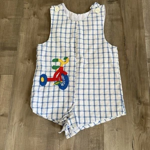 Conjunto De Colección Samara Una Pieza Blanco Azul Cuadros Triciclo Bordado 2T Botones - Imagen 1 de 8