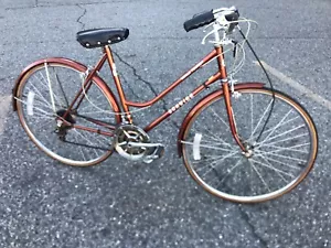 1983 SCHWINN WORLD TOURIST CITY 27 EXCELLENT CONDITION NO RUST SOME SCRATCHES - Picture 1 of 12