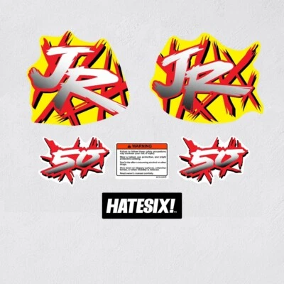 Calcomanía Adhesiva Suzuki JR50 JR 50 1994 Blanco Cubierta Lateral Tanque Foto 1 de 4