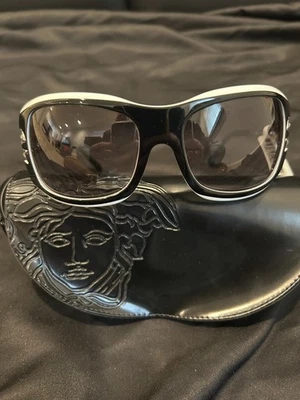 Gafas de sol para mujer VERSACE 4070B en color 53511 Foto 1 de 4