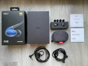 FiiO FH1 1BA+ 1 Dynamic Hybrid Earphone With 2 cables MMCX 3.5mm 2.5mm - Picture 1 of 10