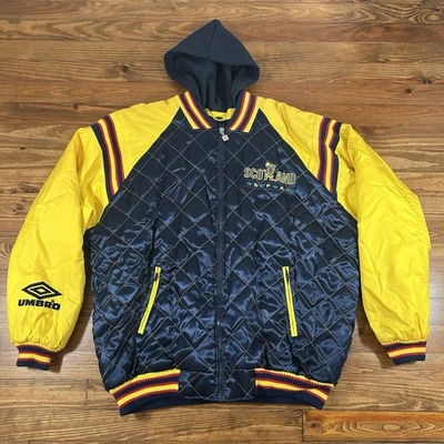 Jaqueta de pista acolchoada Umbro vintage 1994-1996 Escócia rara com capuz masculina tamanho GG - Imagem 1 de 4