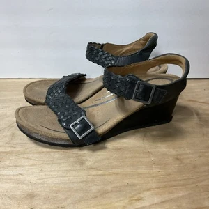 Womens 9-9.5 Aetrex Grace Wedge Sandals Black Leather Woven Straps Adjustable - Picture 1 of 11