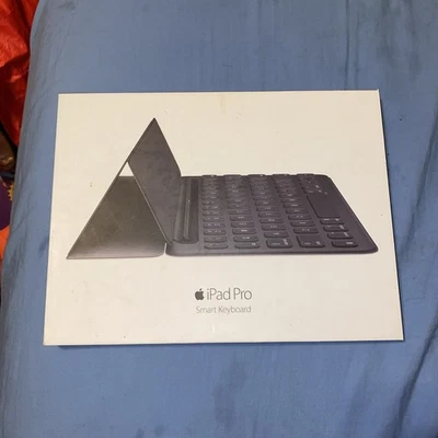 Genuine Apple Smart Keyboard for iPad Pro 9.7" 1st/2nd Gen (MM2L2ZM/A) - Image 1 of 3