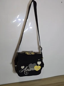 Bolso Bandolera de Animal Hearts Diseño Negro con Múltiples Compartimentos Bolsillos. - Imagen 1 de 19